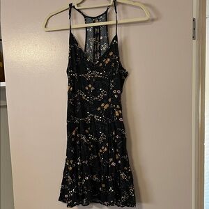 AEO Juniors size 6 mini dress. Black floral print. Side zipper. GUC.